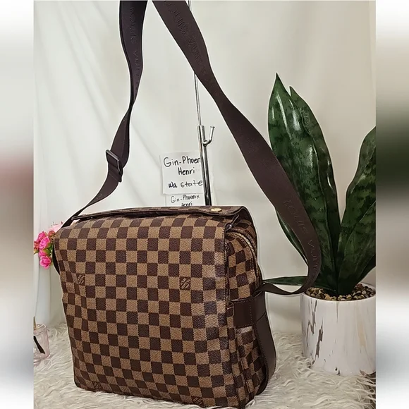 Louis Vuitton Naviglio Damier Ebene Men's Bag - Picture 8 of 16